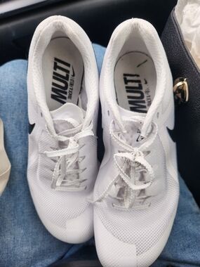 Nike white  Sprinting Shoes For Track